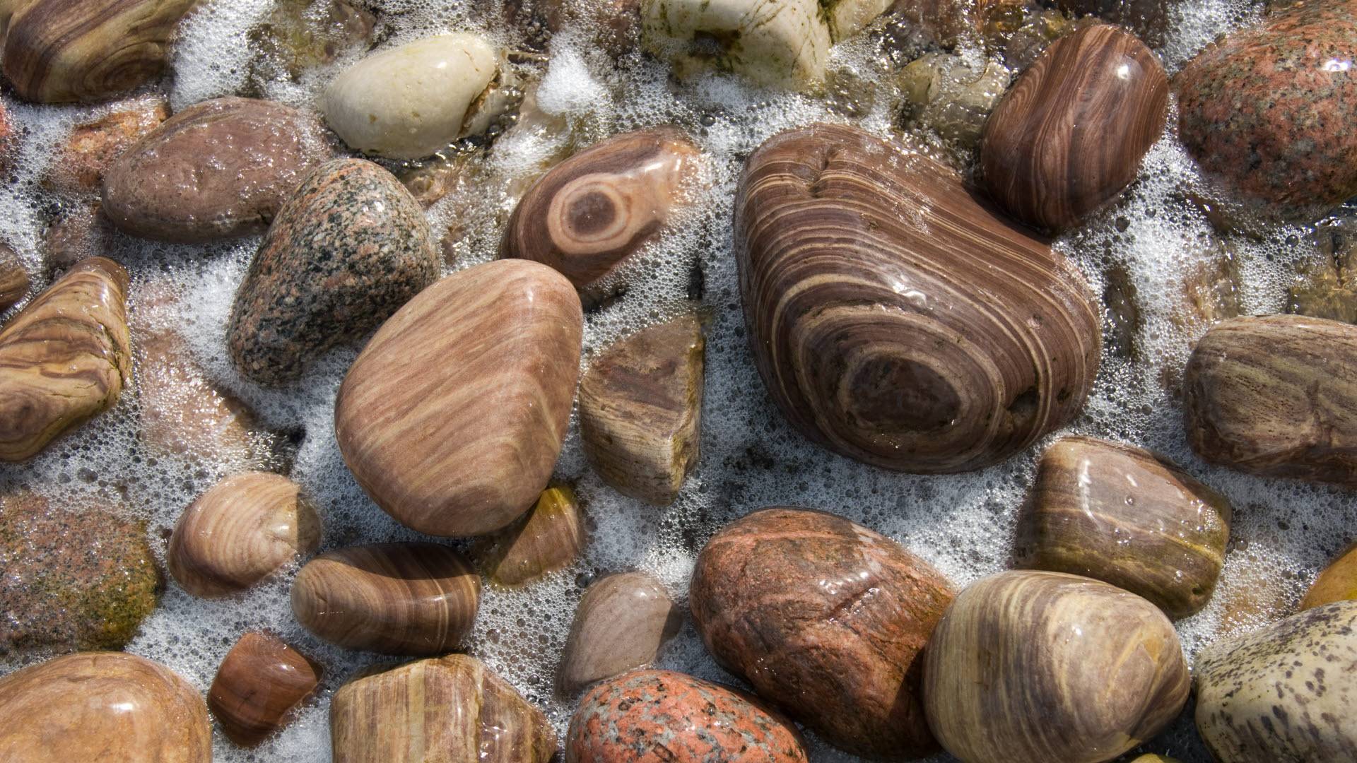 Detalj av klapperstenstrand, Blå Jungfrun nationalpark.
